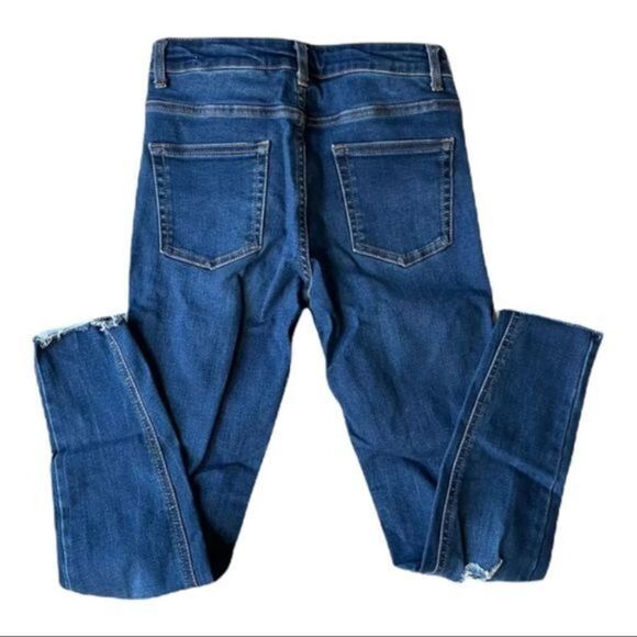 Wild Fable High-Rise Distressed Skinny Jeans
Sz 2 - Picture 7 of 10
